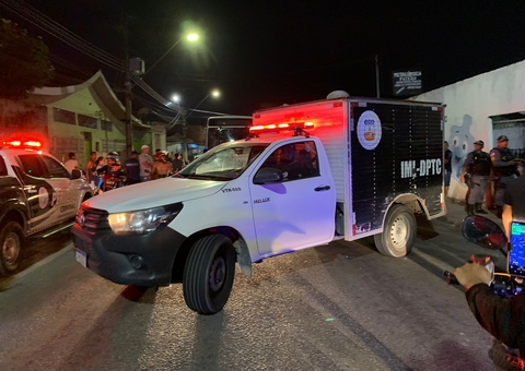 Homem morre após ser empurrado de laje durante bebedeira em Manaus