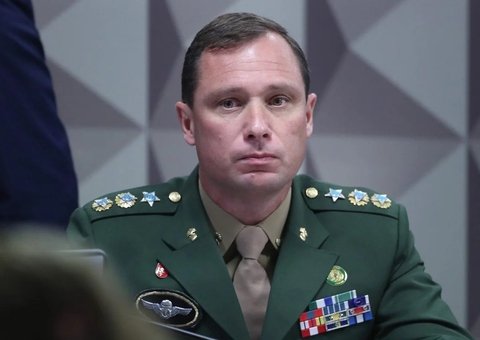 Exército afasta Mauro Cid de suas funções