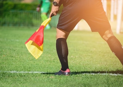 Árbitro é baleado durante discussão em partida de futebol