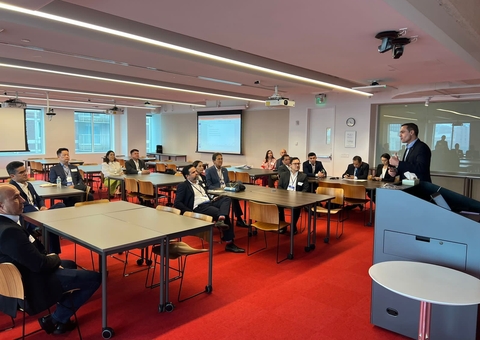 Prefeito de Coari participa de programa internacional para inovações no município