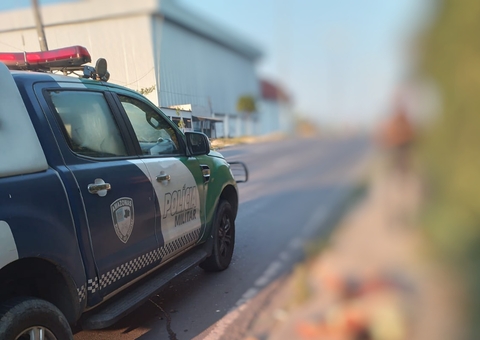 Amarrado e crivado de balas, homem é achado morto em calçada de avenida em Manaus