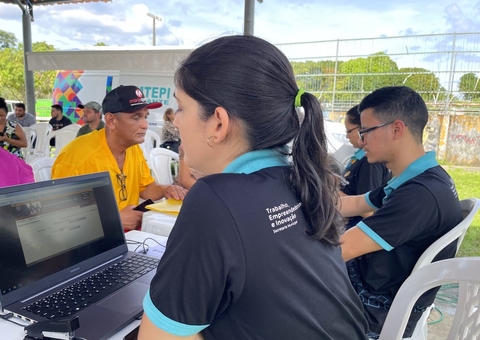 'Sine nos Bairros' leva ofertas de emprego a moradores de Manaus