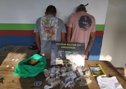 Dupla invade casa para fugir da polícia e acaba presa com drogas no Amazonas