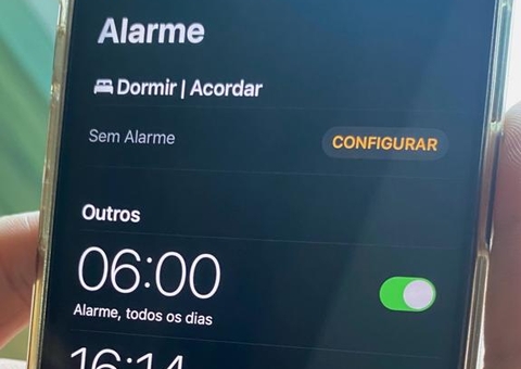Usuários relatam que celulares adiantaram em 1 hora em Manaus e reclamam de 'correria'