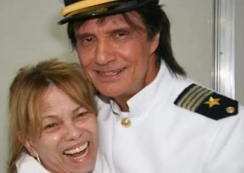 Morre Carminha, ex-secretária e fiel escudeira de Roberto Carlos