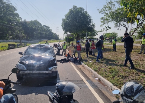 Acidente entre carro e motocicleta deixa dois feridos em Manaus