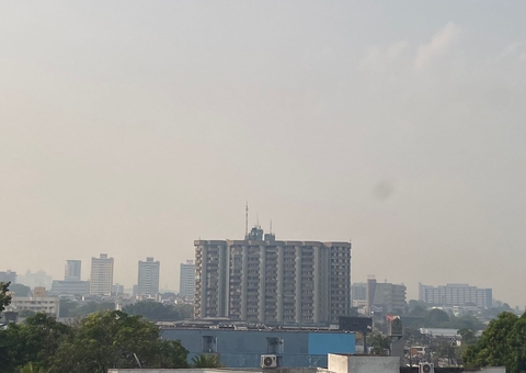 Nível do ar é considerado péssimo em Manaus; cidade está coberta por fumaça