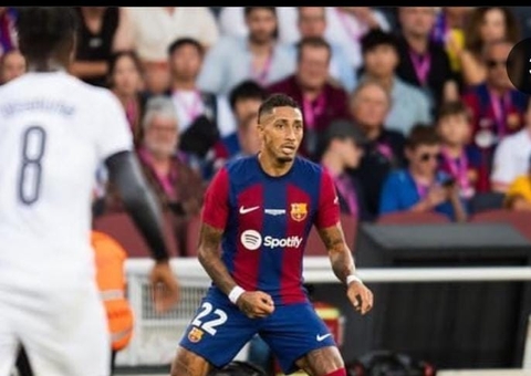 Raphinha se machuca em jogo do Barcelona e pode desfalcar a seleção