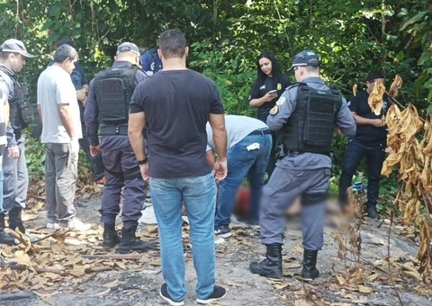 Com marcas de tiros, homem é encontrado morto em igarapé em Manaus