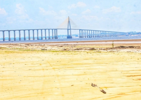 Seca no Amazonas: Após atingir cota histórica, Rio Negro desce mais 10 centímetros