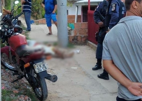 Dupla armada executa homem e deixa bilhete em cima do corpo em Manaus