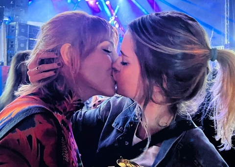 Titi Müller anuncia fim do namoro com Lívia Lobato