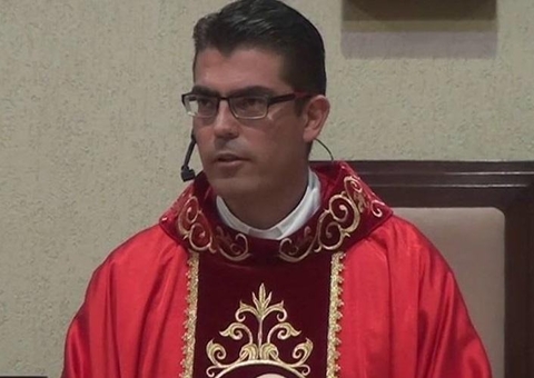 Padre pede para sair da Igreja ao descobrir que será pai