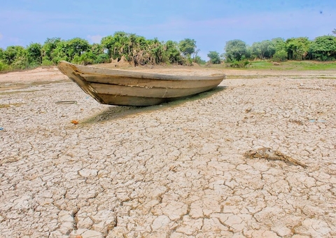 Rio Negro seca 26 cm e fica a menos de quatro metros da menor cota dos últimos 122 anos 