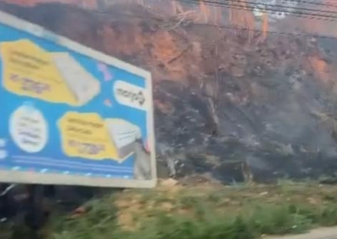 Incêndio atinge área próxima ao Hospital Francisca Mendes em Manaus