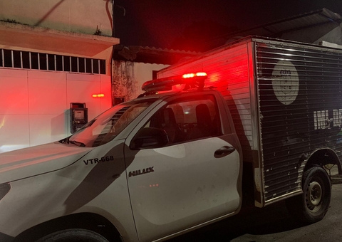 Casa com laboratório de drogas fica banhada de sangue após morte de homem em Manaus 