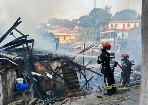 Curto-circuito pode ter provocado incêndio que deixou estância destruída em Manaus