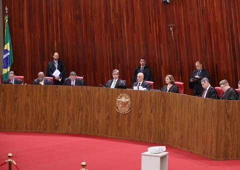 TSE absolve Bolsonaro em 1ª ação sobre abuso de poder