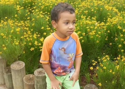 Rede de proteção rompe e menino de 5 anos morre ao cair do 3º andar de prédio