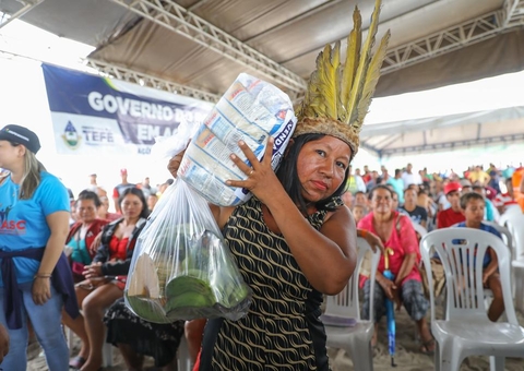 Povos indígenas afetados pela seca no Amazonas devem receber ajuda humanitária