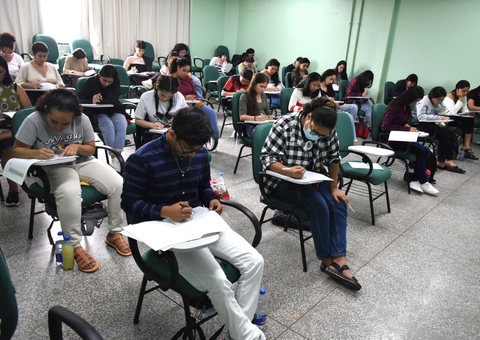 1º dia de provas do Vestibular da UEA tem quase 7 mil faltosos; gabarito sai na quarta