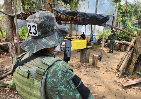 Homem é preso após ser flagrado fazendo queimada no Amazonas