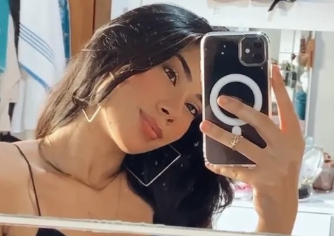 Estudantes homenageiam aluna morta em ataque a escola de Sapopemba