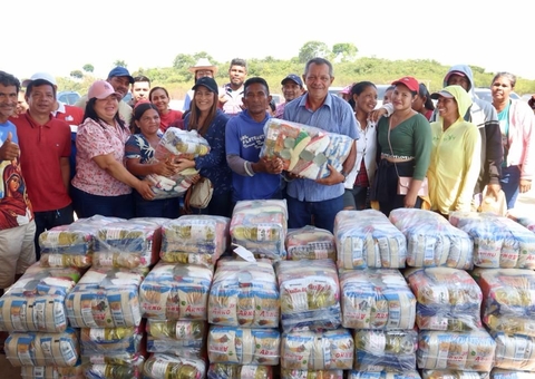 Mais de 500 famílias afetadas pela seca recebem ajuda humanitária no interior do Amazonas