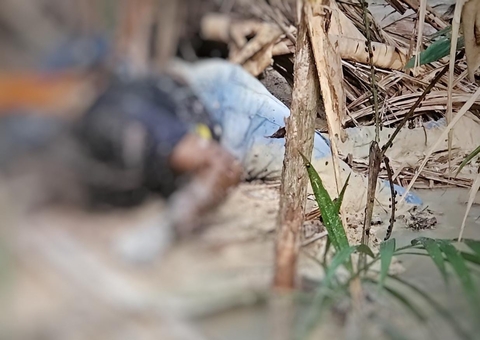 Moradores encontram corpo de homem em matagal de Manaus