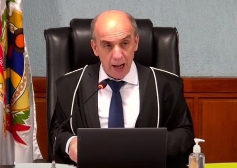 Presidente do TJAM derruba decisão que obrigava TCE-AM julgar afastamento de Ari Moutinho