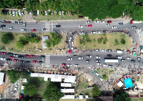 Confira as linhas de ônibus que atenderão cemitérios no Dia dos Finados em Manaus