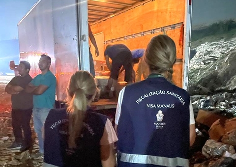 Cerca de 13 toneladas de alimentos vencidos e adulterados são apreendidos em Manaus