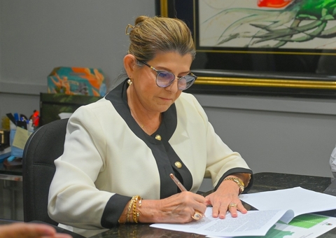 TJAM nomeia 12 aprovados em concurso