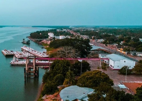 Ao ser chamado de corno, homem se revolta e agride ‘colega de bar’ com remada na cabeça