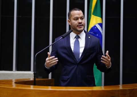 Adail Filho garante antecipação do Seguro Defeso para pescadores do Amazonas