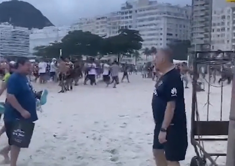 Torcedores de Fluminense e Boca Juniors brigam em Copacabana antes de decisão