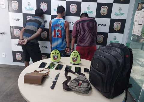 Passageira é esfaqueada durante assalto a ônibus em Manaus e trio é preso