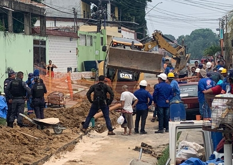 Pai de bombeiro viu filho morrer em acidente com retroescavadeira em Manaus