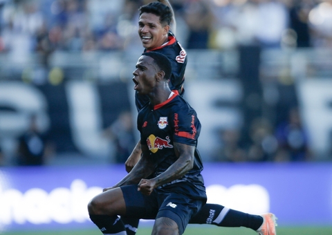 Bragantino vence Corinthians e fica a um ponto do líder Botafogo