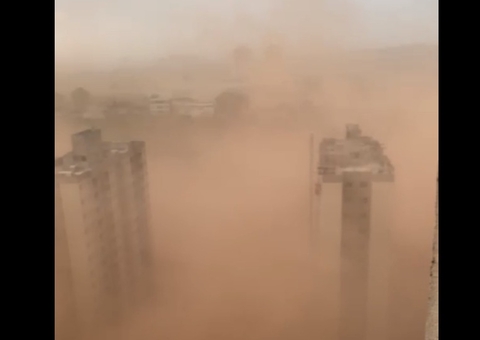 Destelhamentos são registrados durante forte ventania em Manaus