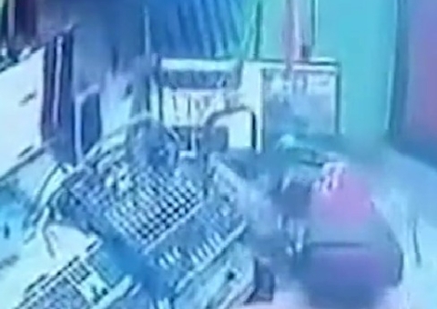 Vídeo: Locutor de rádio é executado a tiros durante transmissão ao vivo