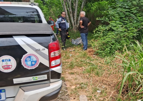 Corpo de homem é encontrado boiando dentro de igarapé em Manaus