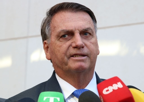 Moraes manda PF investigar envio de R$ 17 milhões em Pix para Bolsonaro