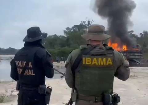 PF e Ibama destroem 26 dragas de garimpo ilegal no Vale do Javari