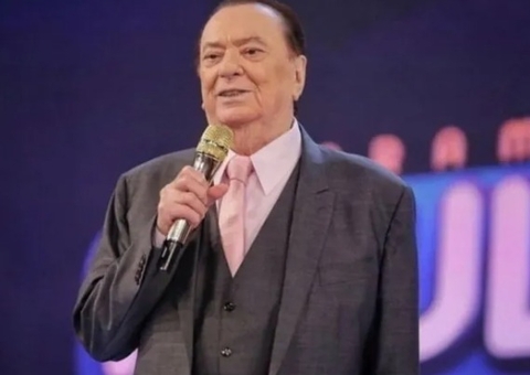 Raul Gil é acusado de racismo por grupo de k-pop 