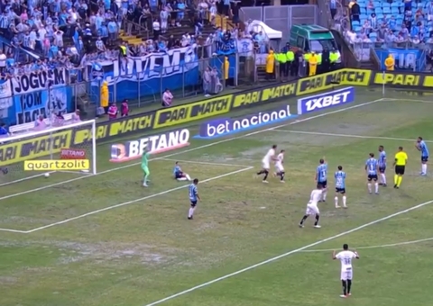 Grêmio perde para o Corinthians em casa, mesmo com um a mais