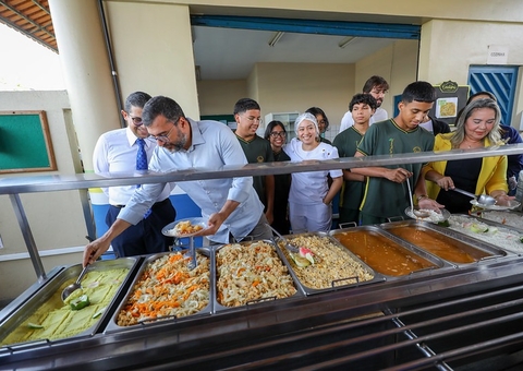 Wilson Lima lança editais de R$ 43,1 milhões para aquisição de merenda e mobiliário escolar