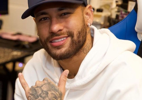 Ex-empregada entra na Justiça e pede indenização milionária de Neymar