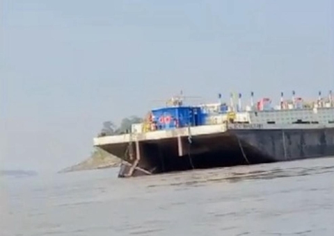 Embarcação naufraga no interior do Amazonas; cozinheira está desaparecida