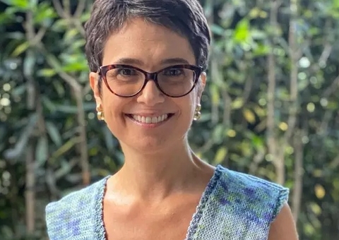 Sandra Annenberg vai parar em hospital após pisar em  taturana venenosa